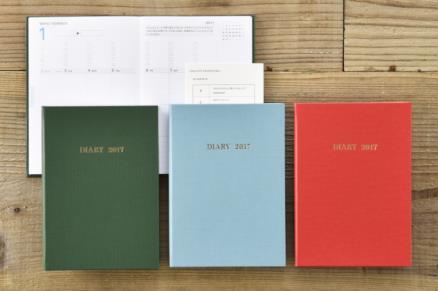 写真：trystrams 手帳2017 週間LIFEHACK 野帳タイプ
小山龍介 /　Graphics: COATED DESIGN GRAPHICS
