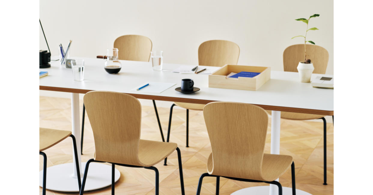 カフェチェアー「Toss」