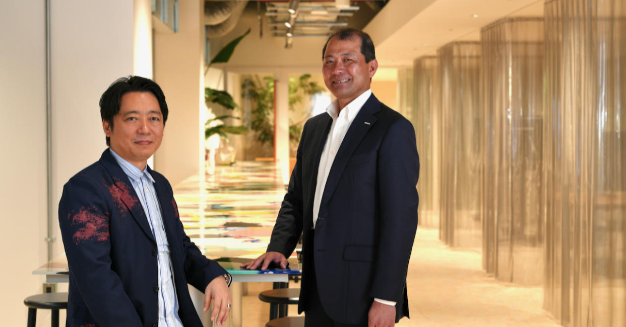写真(左から):株式会社船場 代表取締役社長 小田切 潤、 コクヨ株式会社 執行役員 グローバルワークプレイス事業本部 事業本部長 矢田 章