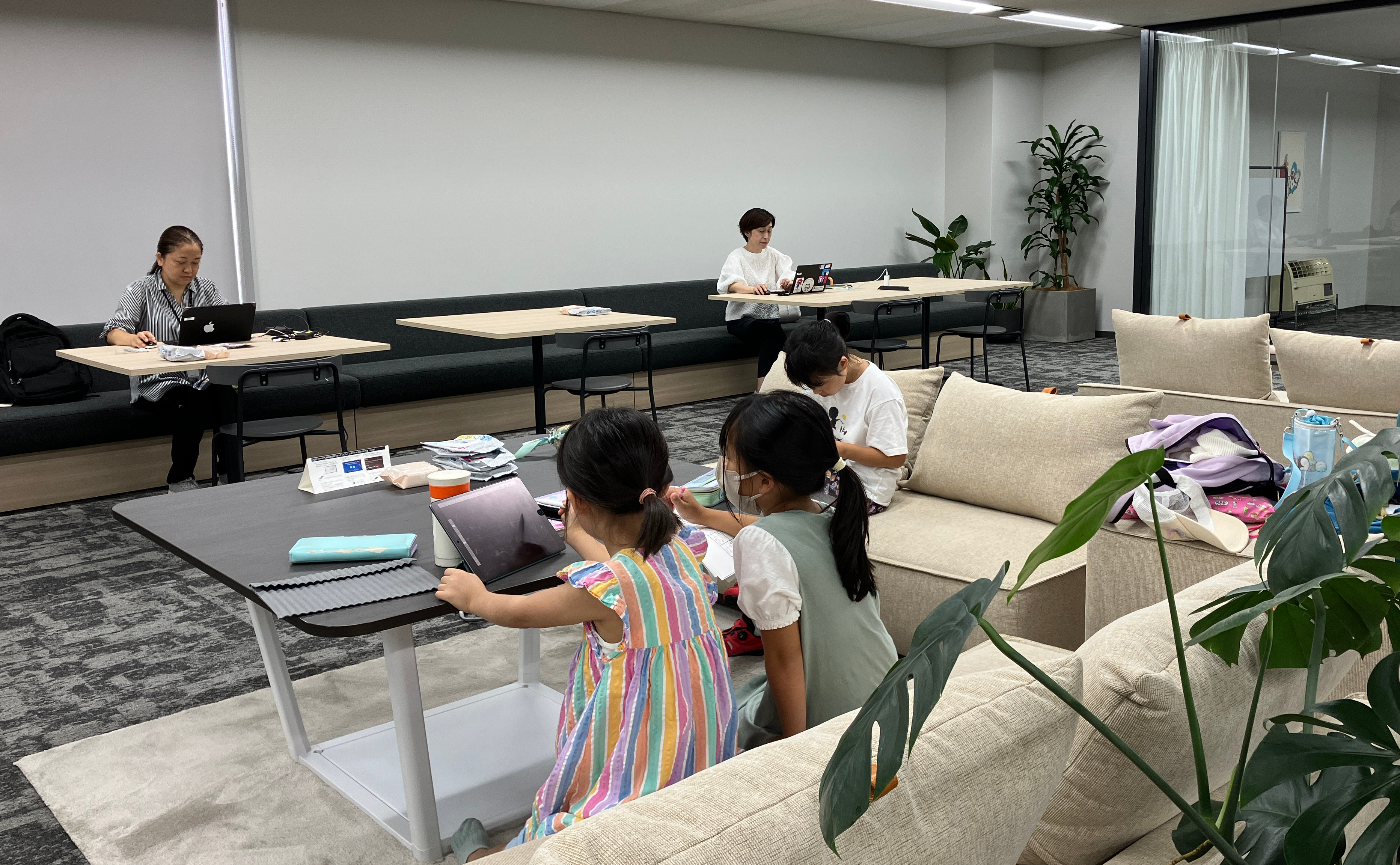 「子連れ出勤」実践の様子