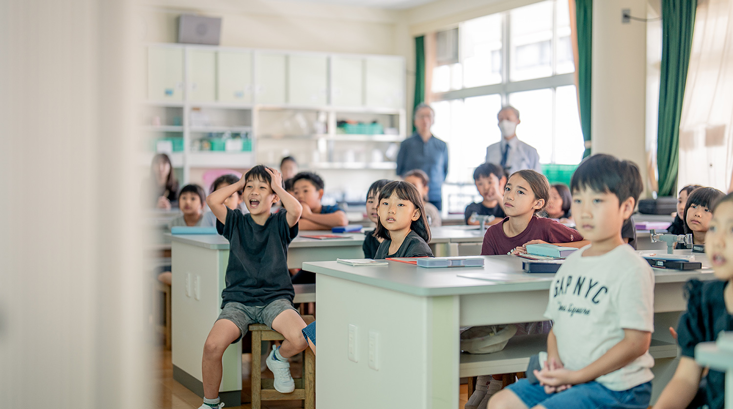 子どもたちが大人になる上で必要な、社会を変える力を養うために。ノートのリサイクルに自主的に関わる体験を（港区立青山小学校）